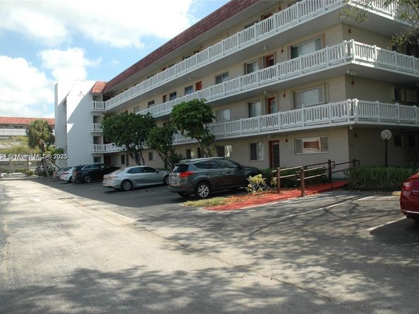 3571 Inverrary Dr 201, Lauderhill FL 33319