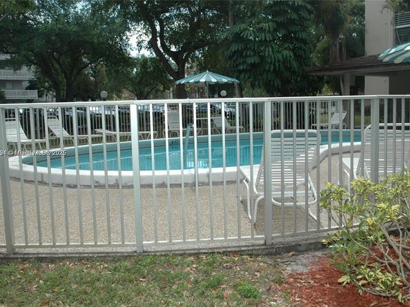 3571 Inverrary Dr 201, Lauderhill FL 33319