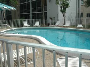 3571 Inverrary Dr 201, Lauderhill FL 33319