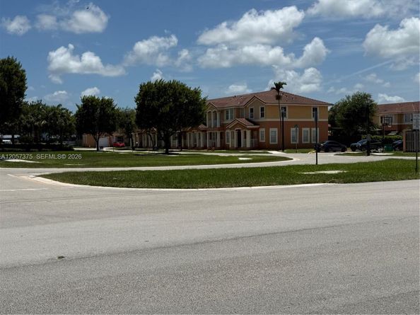 10852 SW 240th St, Homestead FL 33032