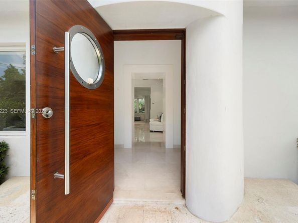 330 E San Marino Dr, Miami Beach FL 33139