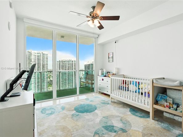 31 SE 5th St 4021, Miami FL 33131