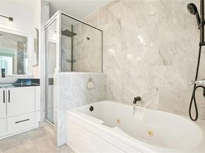 31 SE 5th St 4021, Miami FL 33131