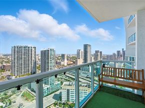 31 SE 5th St 4021, Miami FL 33131