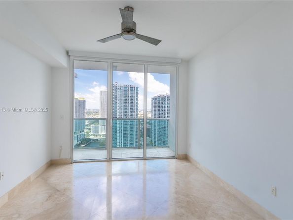 31 SE 5th St 4021, Miami FL 33131