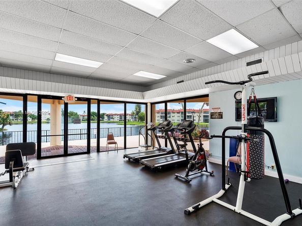 2800 W Sunrise Lakes Dr 202, Sunrise FL 33322