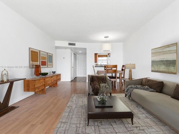 2800 W Sunrise Lakes Dr 202, Sunrise FL 33322