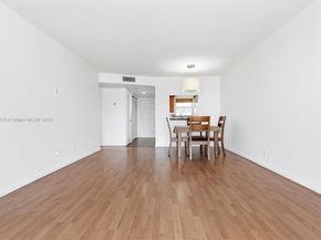 2800 W Sunrise Lakes Dr 202, Sunrise FL 33322