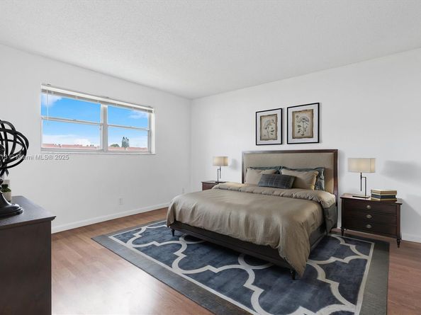 2800 W Sunrise Lakes Dr 202, Sunrise FL 33322