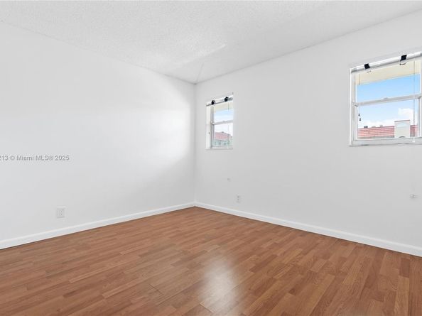 2800 W Sunrise Lakes Dr 202, Sunrise FL 33322