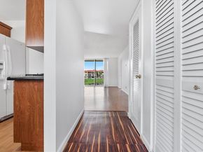 2800 W Sunrise Lakes Dr 202, Sunrise FL 33322