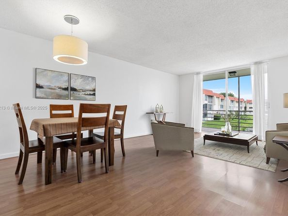 2800 W Sunrise Lakes Dr 202, Sunrise FL 33322