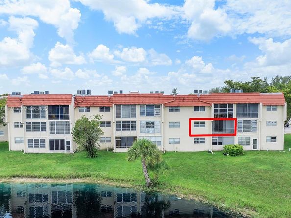 2800 W Sunrise Lakes Dr 202, Sunrise FL 33322