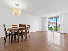 2800 W Sunrise Lakes Dr 202, Sunrise FL 33322