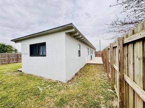 536 SW 6th Ter, Homestead FL 33030