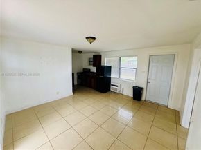 536 SW 6th Ter, Homestead FL 33030