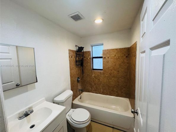 536 SW 6th Ter, Homestead FL 33030