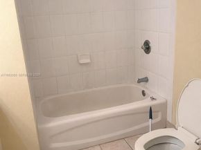 7940 N Nob Hill Rd 102, Tamarac FL 33321