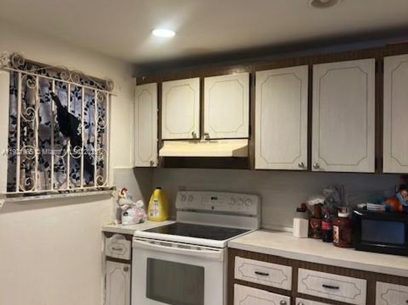 13725 NE 6th Ave 209, North Miami FL 33161