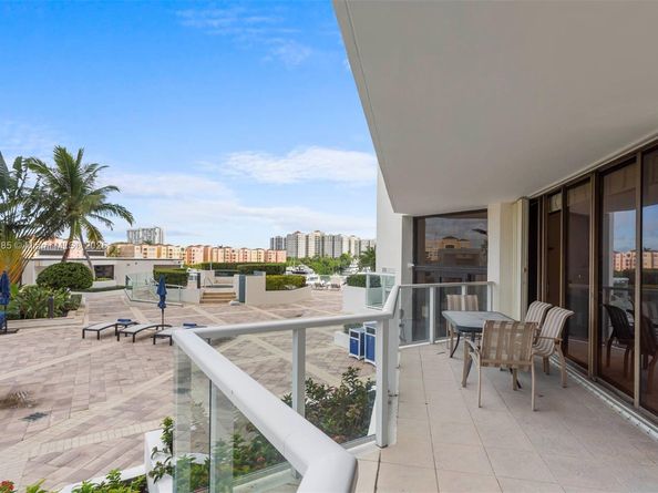 19500 Turnberry Way 3C, Aventura FL 33180