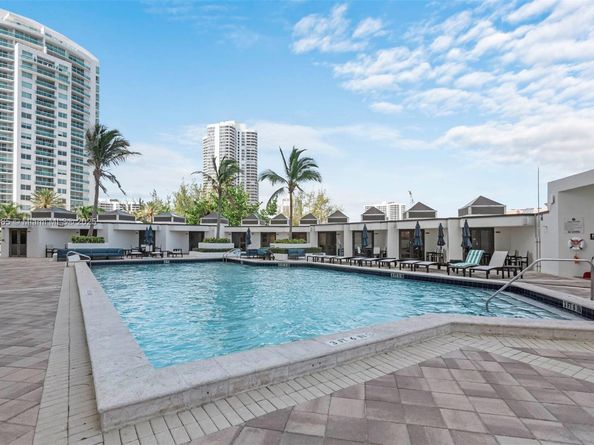 19500 Turnberry Way 3C, Aventura FL 33180