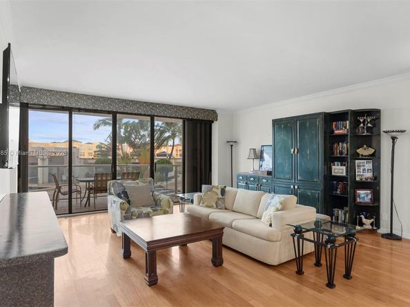 19500 Turnberry Way 3C, Aventura FL 33180