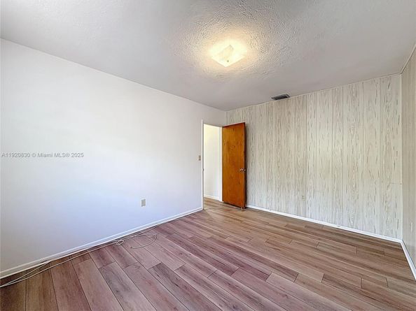 7541 Embassy Blvd, Miramar FL 33023