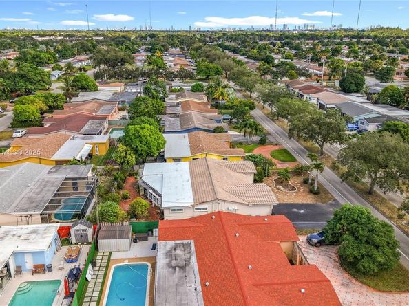 7541 Embassy Blvd, Miramar FL 33023