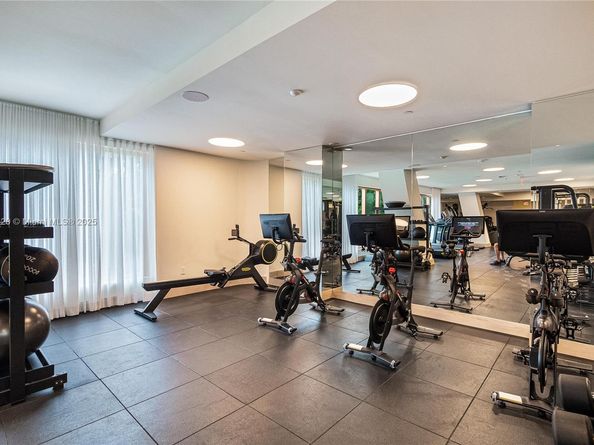 2678 Tigertail Ave 1205, Miami FL 33133