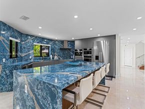 6180 Pine Tree Dr, Miami Beach FL 33140