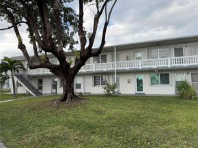 165 NE 203rd Ter 30, Miami Gardens FL 33179