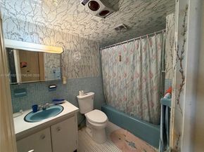 165 NE 203rd Ter 30, Miami Gardens FL 33179