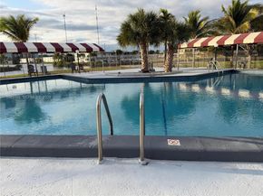 165 NE 203rd Ter 30, Miami Gardens FL 33179