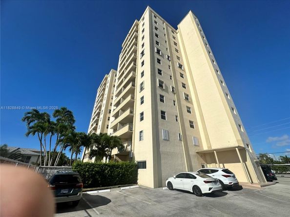 900 NE 18th Ave 304, Fort Lauderdale FL 33304
