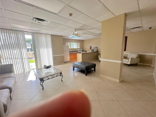 900 NE 18th Ave 304, Fort Lauderdale FL 33304