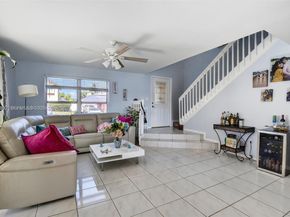 9710 SW 9th Ct, Pembroke Pines FL 33025