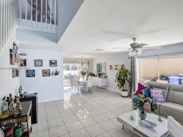 9710 SW 9th Ct, Pembroke Pines FL 33025