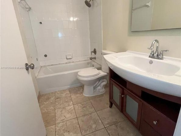 6995 NW 173rd Dr 2101, Hialeah FL 33015