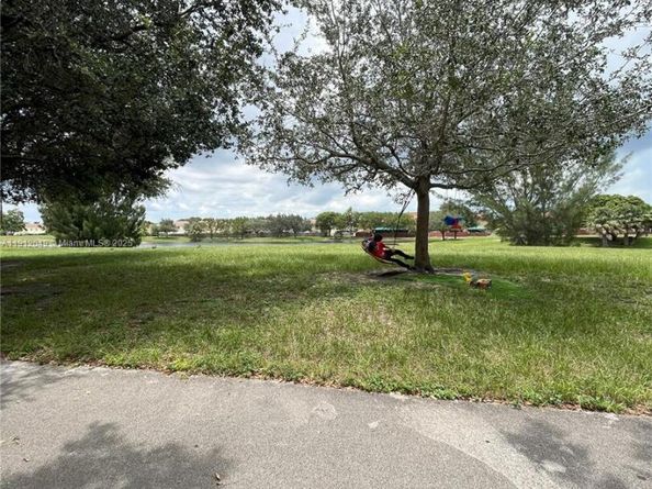 6995 NW 173rd Dr 2101, Hialeah FL 33015