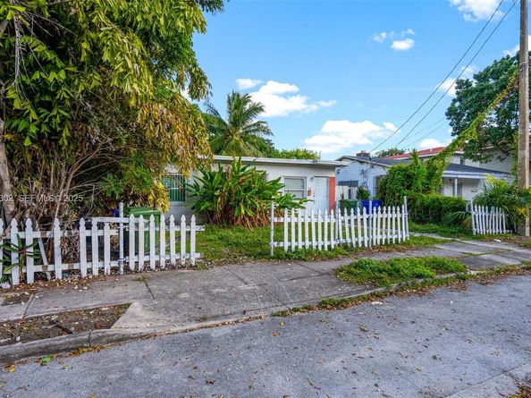 5631 NW 5th Ct, Miami FL 33127