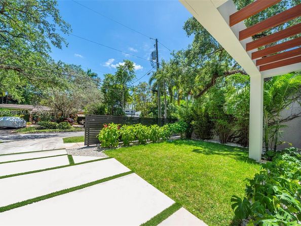 2521 Lincoln Ave, Miami FL 33133