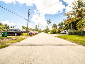 1441 NE 117th St, Miami FL 33161