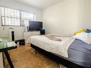 1441 NE 117th St, Miami FL 33161