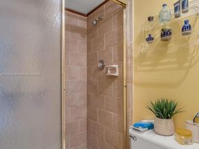 4001 Hillcrest Dr 812, Hollywood FL 33021
