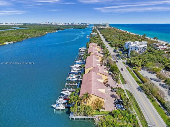 4212 N Ocean Dr, Hollywood FL 33019