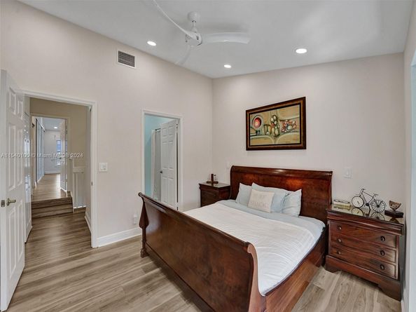 4212 N Ocean Dr, Hollywood FL 33019