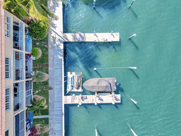 4212 N Ocean Dr, Hollywood FL 33019