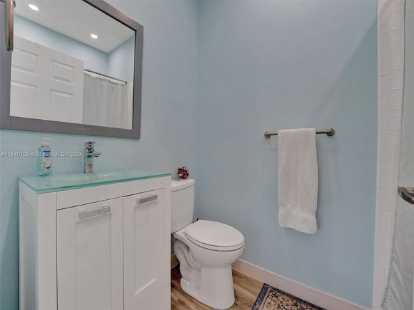4212 N Ocean Dr, Hollywood FL 33019