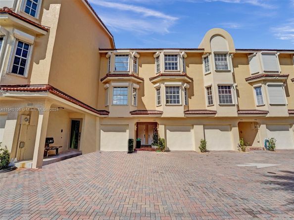 4212 N Ocean Dr, Hollywood FL 33019