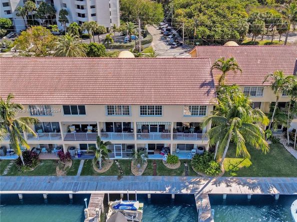 4212 N Ocean Dr, Hollywood FL 33019
